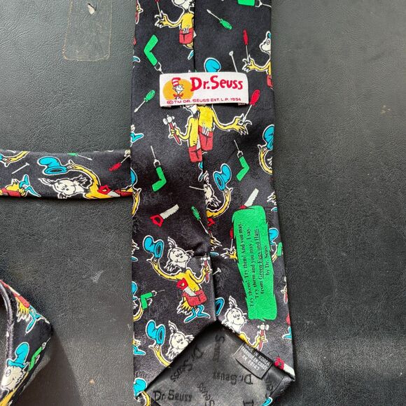 Dr. Seuss Green Eggs And Ham Tools 100% Silk Tie Sam I Am - Picture 6 of 7